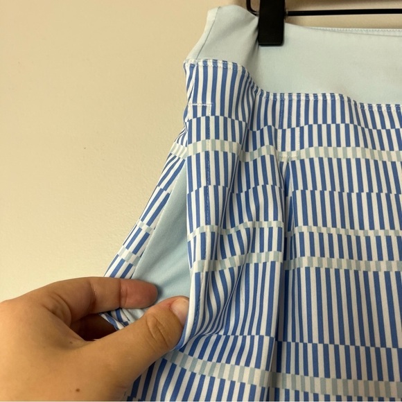 Puma White and Blue Striped Athletic Skort XS - Picture 9 of 13